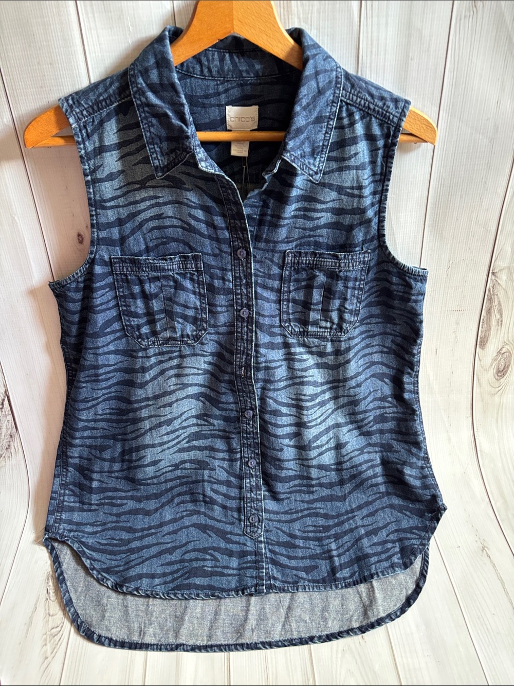 Chico's Sleeveless Dark Indigo Zebra-Print Button Down Shirt